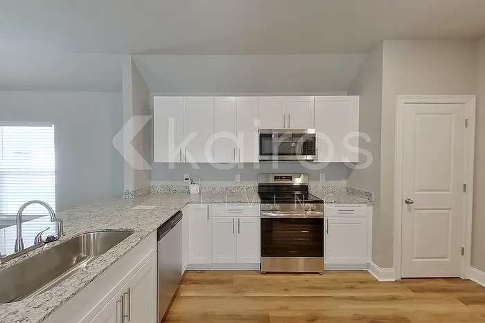 13772 Willowmore Dr — Photo 5