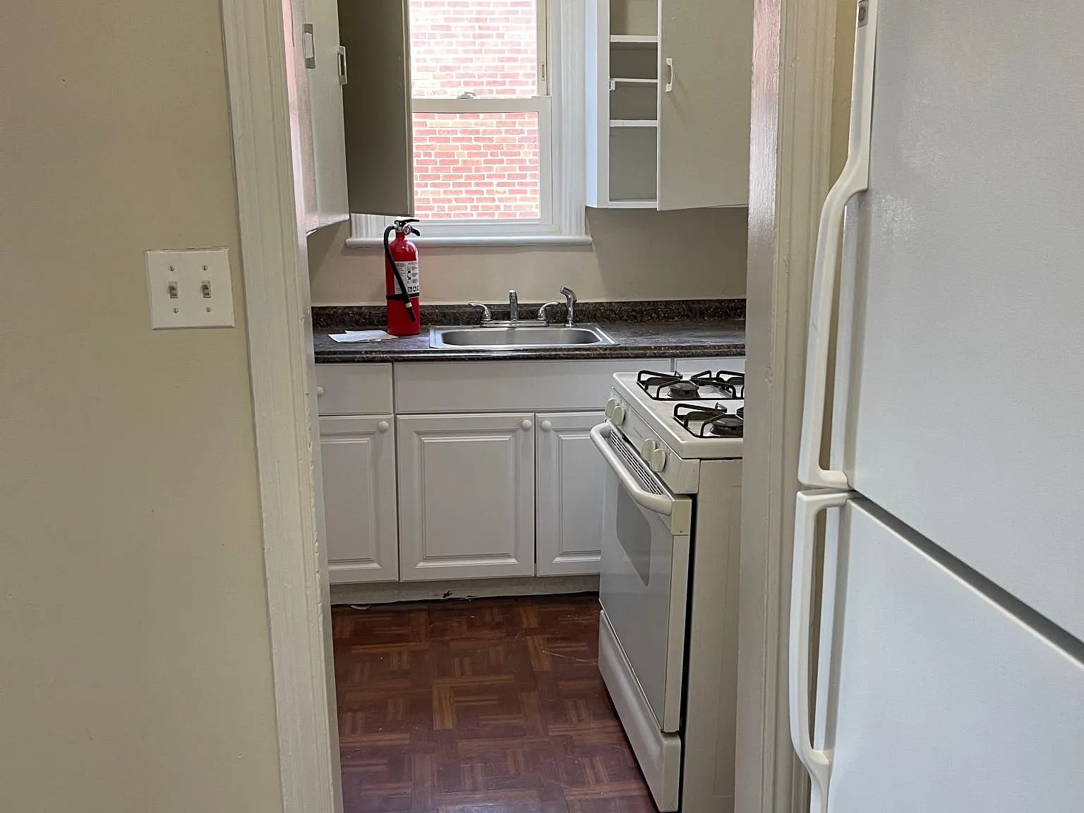 Studio, 600 sqft, $869 — Photo 2
