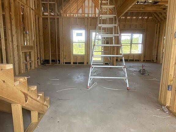 2nd image of 698 Reserve Ln