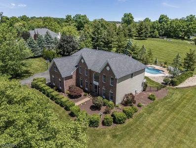 28 Lavada Ln, Ringoes, NJ, 08551