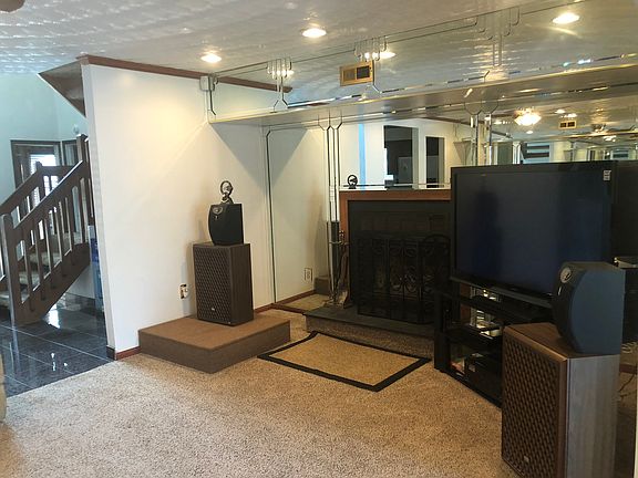 4th image of 4036 Sherman Oaks Ave