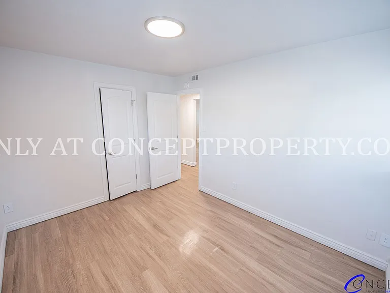 943-971 Chapel Dr — Photo 24