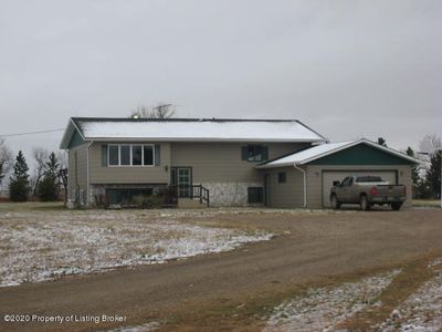 110 4th St NE, Hettinger, ND, 58639