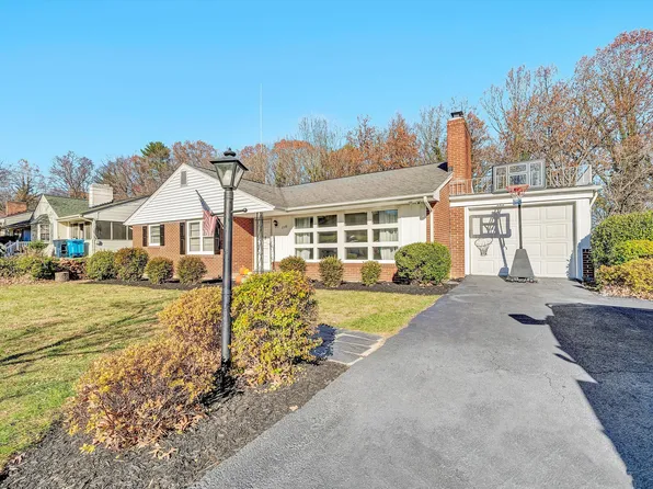 3558 Wright Rd SW, Roanoke, VA 24015