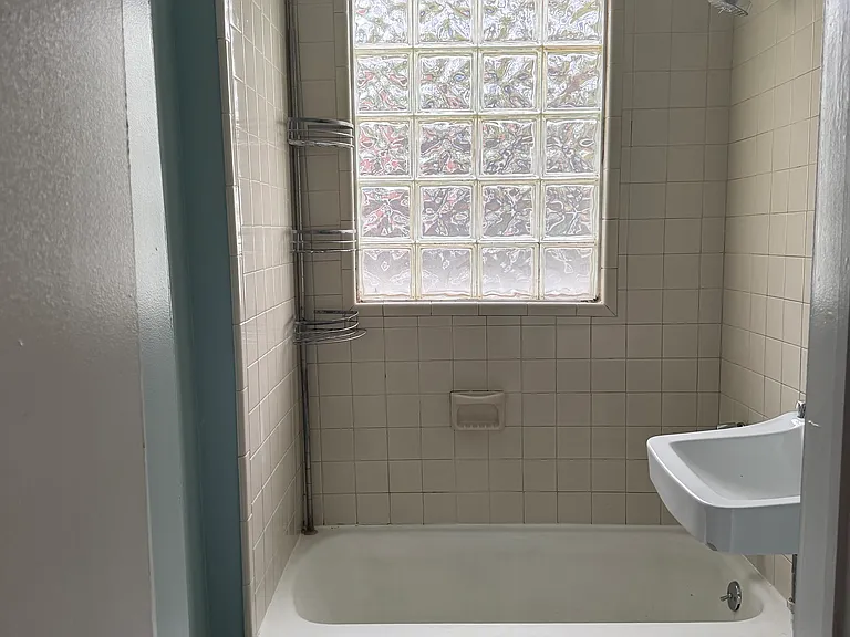 26 Annandale Ave #7 — Photo 6