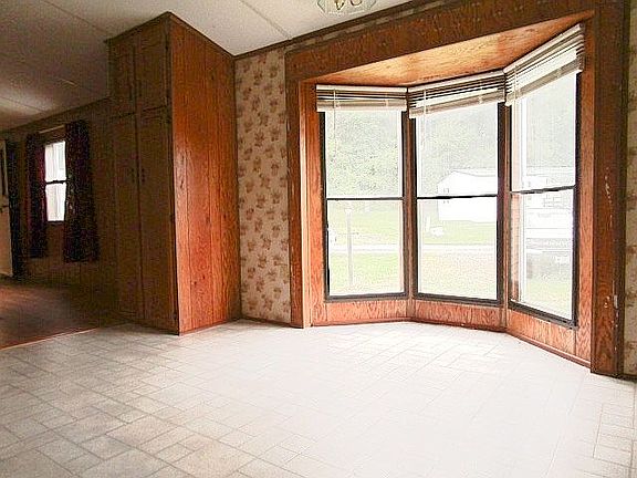 Bay window breakfast nook