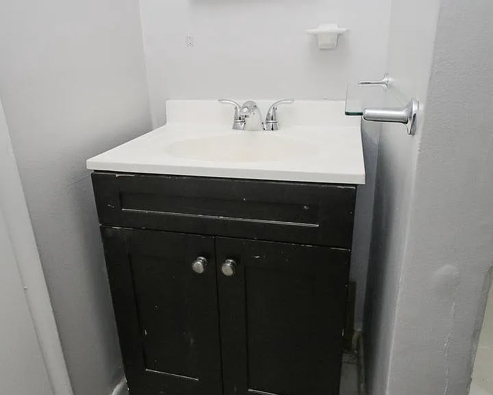 1819 Bainbridge St #1 — Photo 5