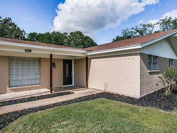 3rd image of 2711 Burlwood Dr