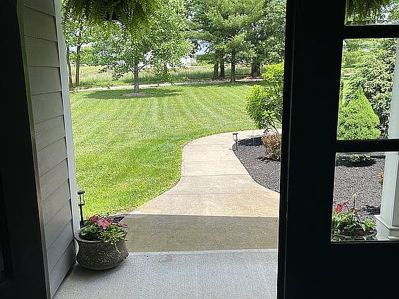 4th image of 531 Colston Ln