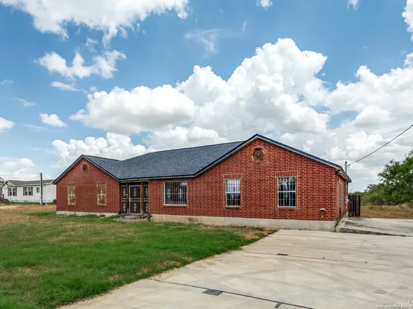 21190 Senior Rd, Von Ormy, TX 78073