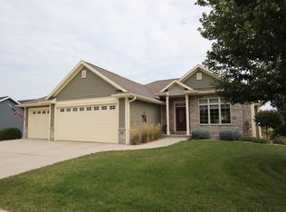 814 Evergreen Dr, Brownsville, WI 53006