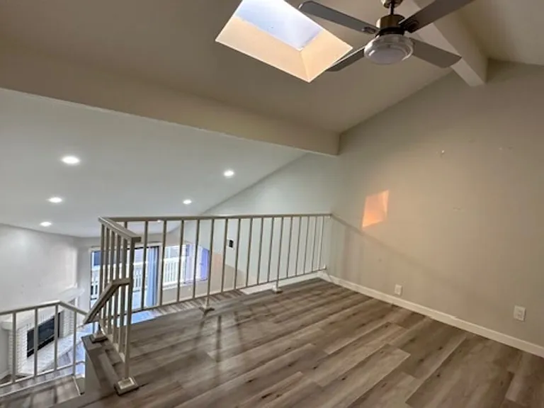 923 Lotus Cir — Photo 12