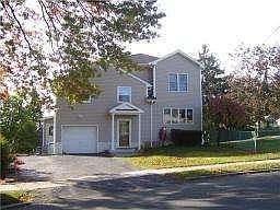 1st image of 6 Crestwood Ct