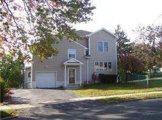 6 Crestwood Ct, Nutley, NJ 07110