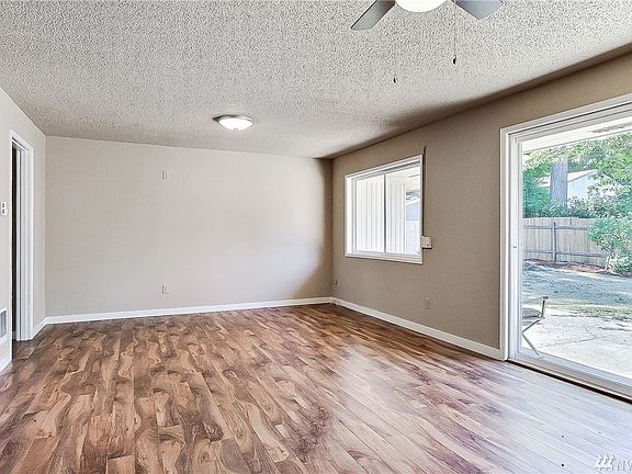 5th image of 2515 Shirley St SE
