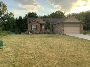 8326 Peninsula Cir, Grand Blanc, MI 48439