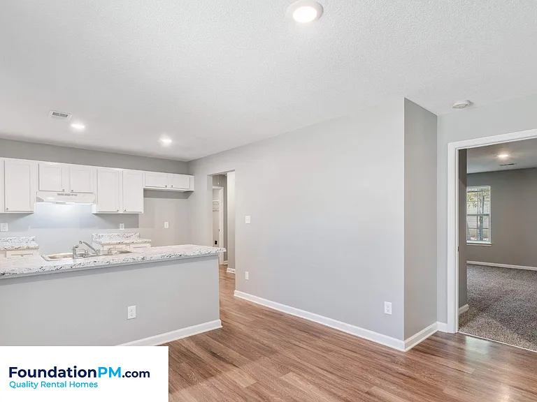 3985 Willowview Ave — Photo 3