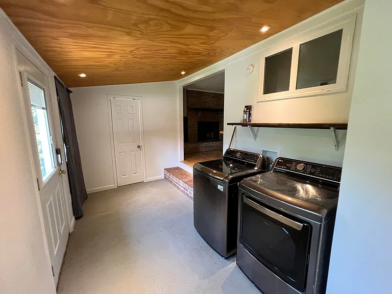 1005 Kirby Dr — Photo 17