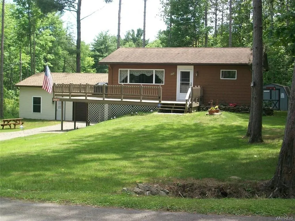 8163 Elmwood Dr photo 1
