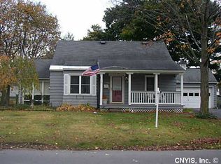 206 Hyland Dr, North Syracuse, NY 13212