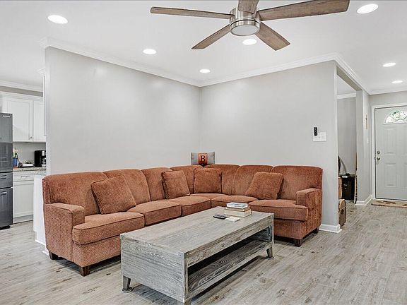 2nd image of 1817 Covington Place