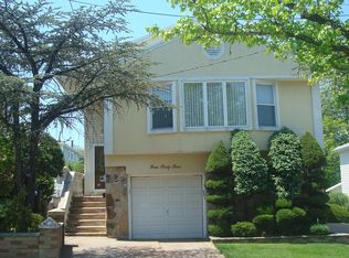 444 Fanning St, Staten Island, NY 10314