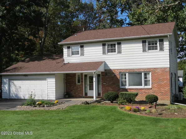 27 Zelenke Drive, Wynantskill, NY 12198