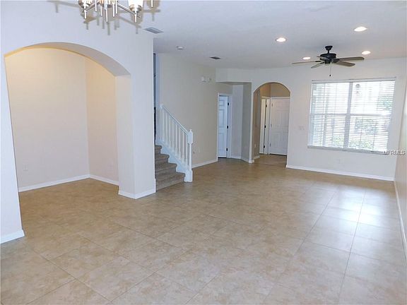 4th image of 2123 Park Crescent Dr