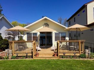 1042 Lakeview Dr, Lake Odessa, MI 48849