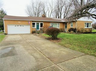 8231 Ericson Dr, Williamsville, NY 14221
