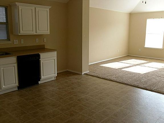 3rd image of 6717 Bear Hollow Ct
