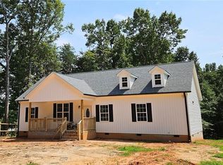 5006 Cobblestone Rd, Winston Salem, NC 27106