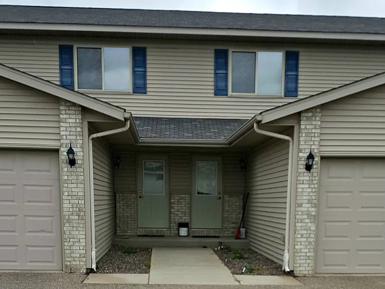 Pinedale Apartments and Red Cedar Townhomes — Photo 17