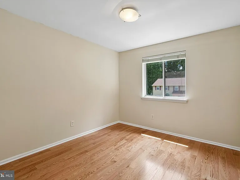 156 Eaton Dr — Photo 15