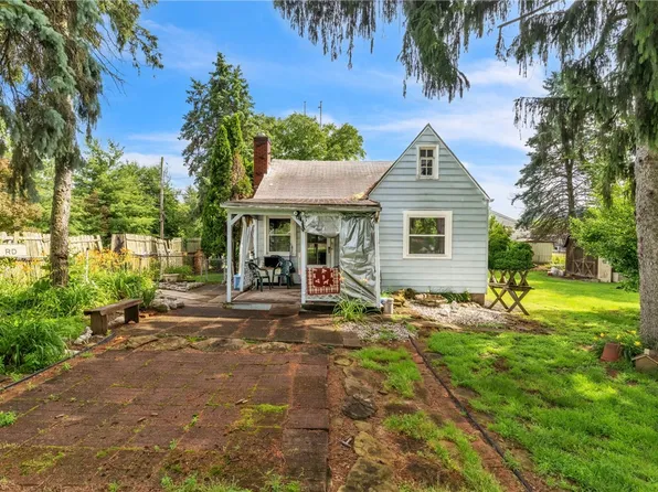 6201 Front River Rd, Pittsburgh, PA 15225