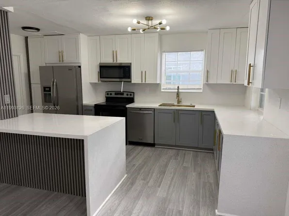 7120 Allen St, Hollywood, FL 33024