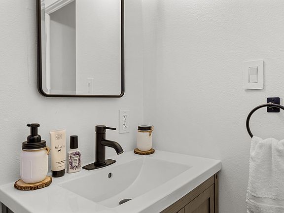 4th image of 7248 Florey St