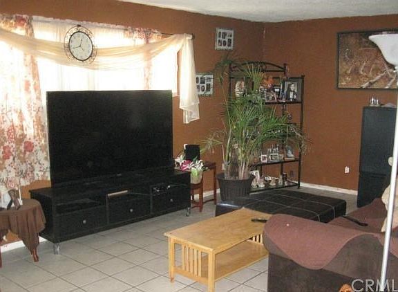 4th image of 1543 N Avalon Blvd