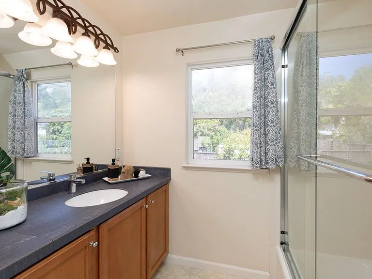116 Goss Ct — Photo 23