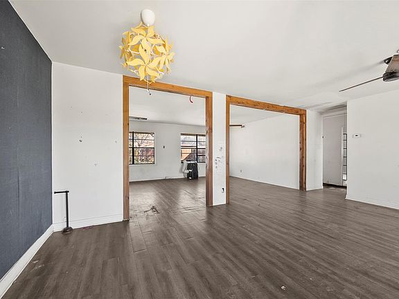 4th image of 623 Spell St