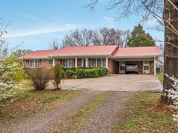 4th image of 1122 Wire Rd