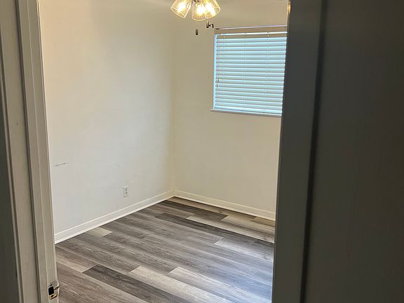3rd image of 3429 Bowling Ln