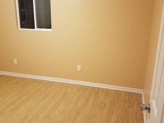 5th image of 3634 Kinnear Ave