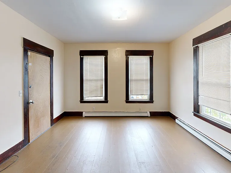 22 Mineral St — Photo 6