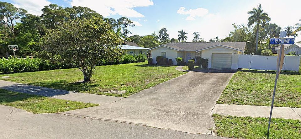 2nd image of 800 SE Parkway Dr