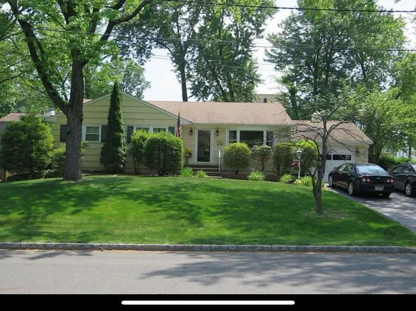 227 W 1st St, Edison, NJ 08820