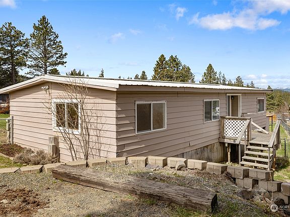 1041 Sunlight Drive>