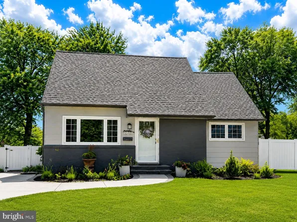 1517 Beverly Ter, Cherry Hill, NJ 08003