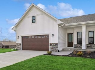 1013 Highland Trl, Solon, IA