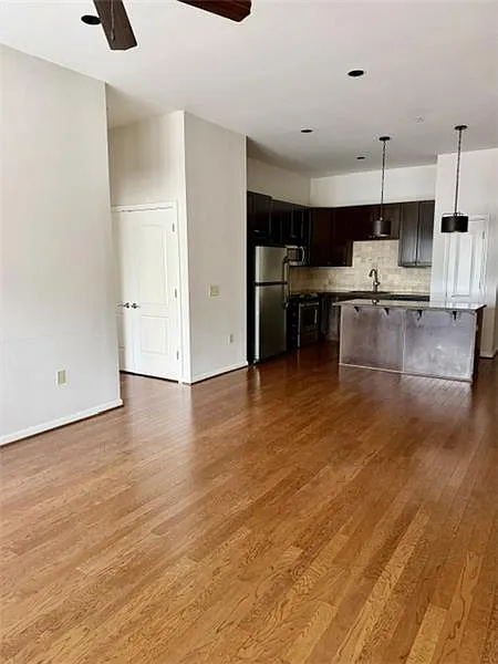330 Austin Ave #208